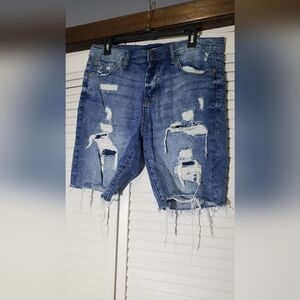 Aero Slim Distressed Cutoffs 32/9